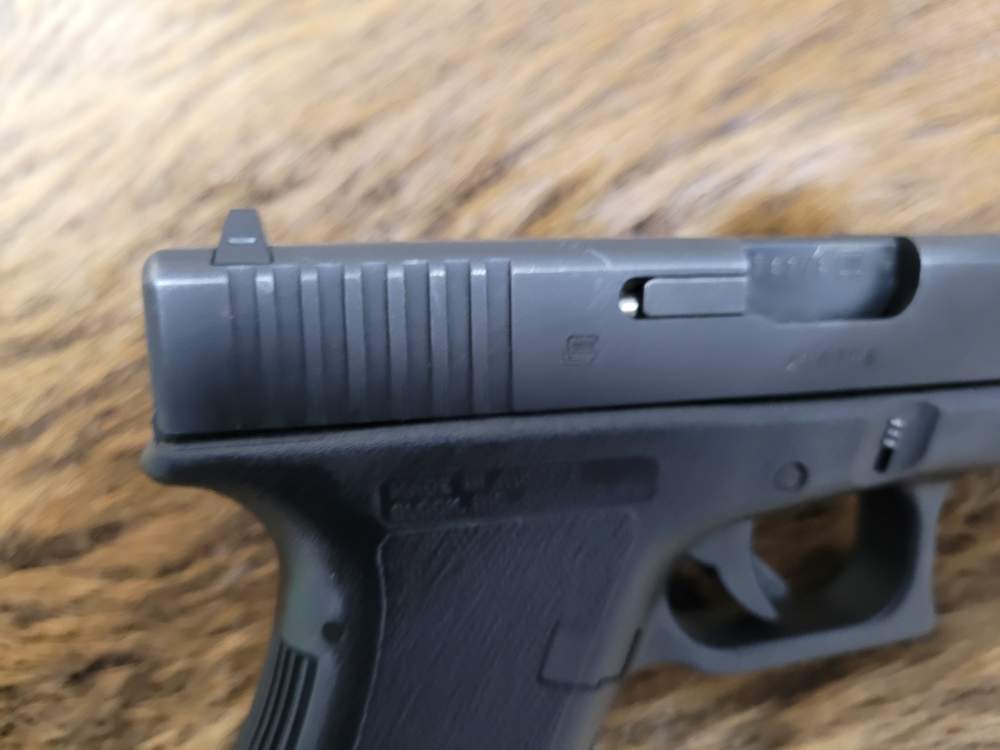 Used Glock 17 Gen 2 9mm Very Good Condition-img-25