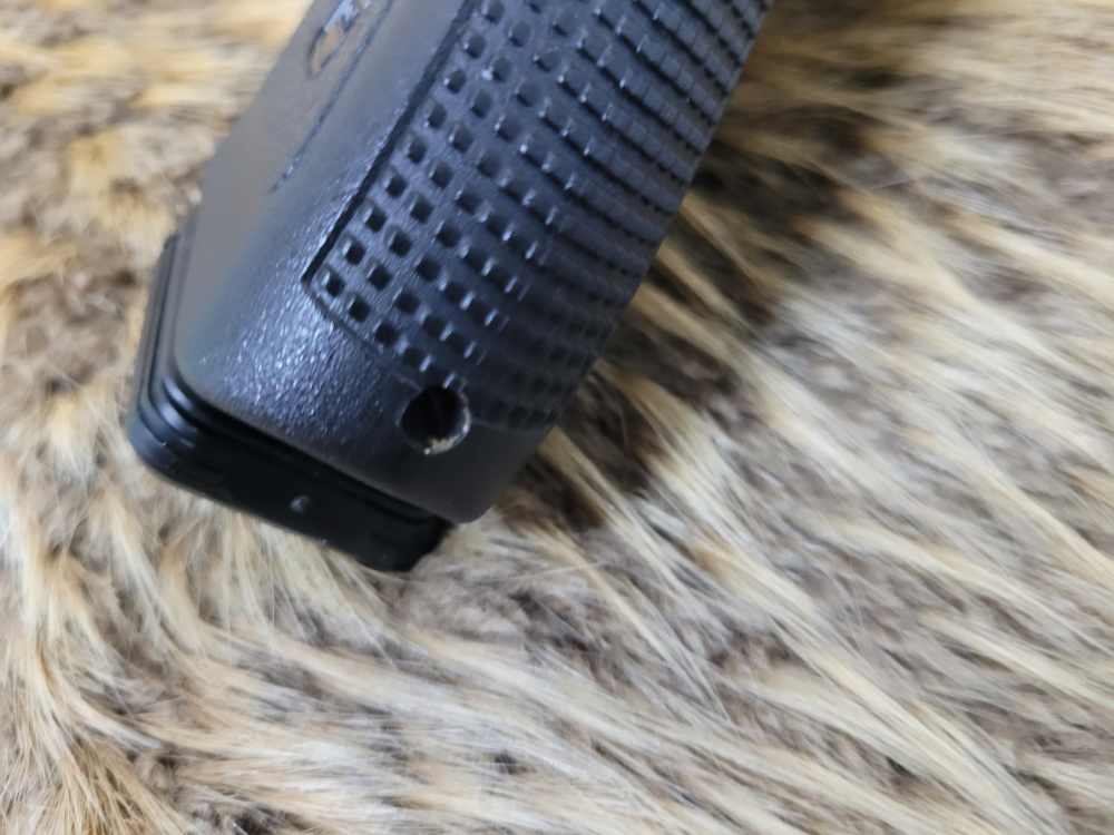 Used Glock 17 Gen 2 9mm Very Good Condition-img-17