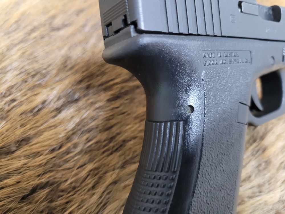 Used Glock 17 Gen 2 9mm Very Good Condition-img-23