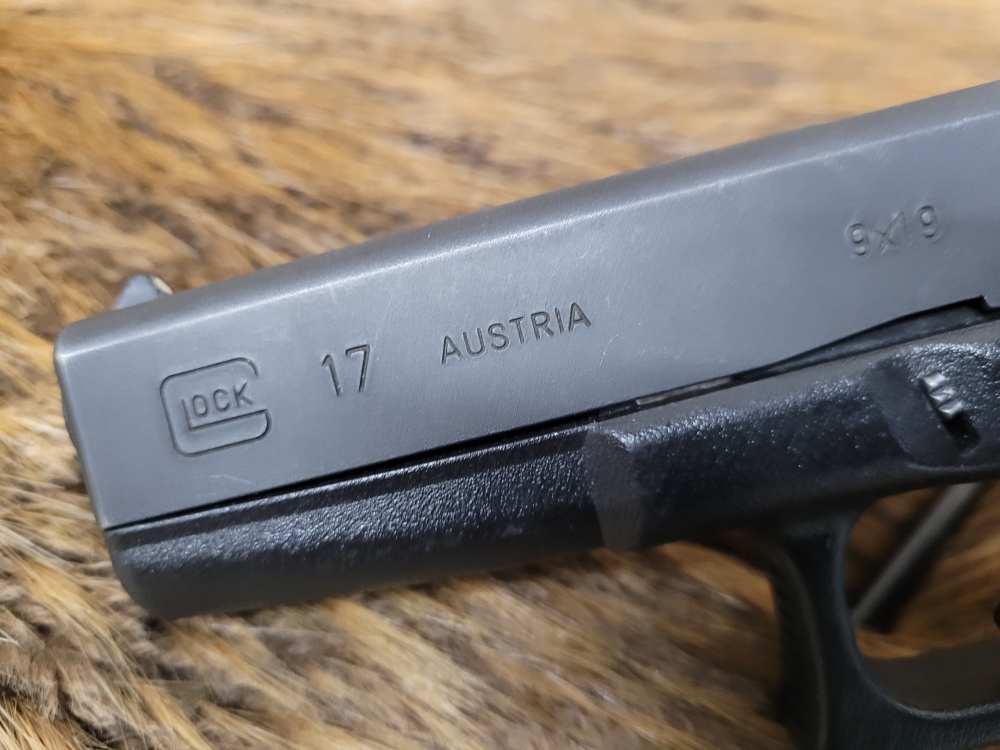 Used Glock 17 Gen 2 9mm Very Good Condition-img-10