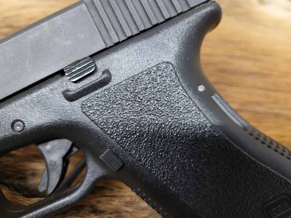 Used Glock 17 Gen 2 9mm Very Good Condition-img-5