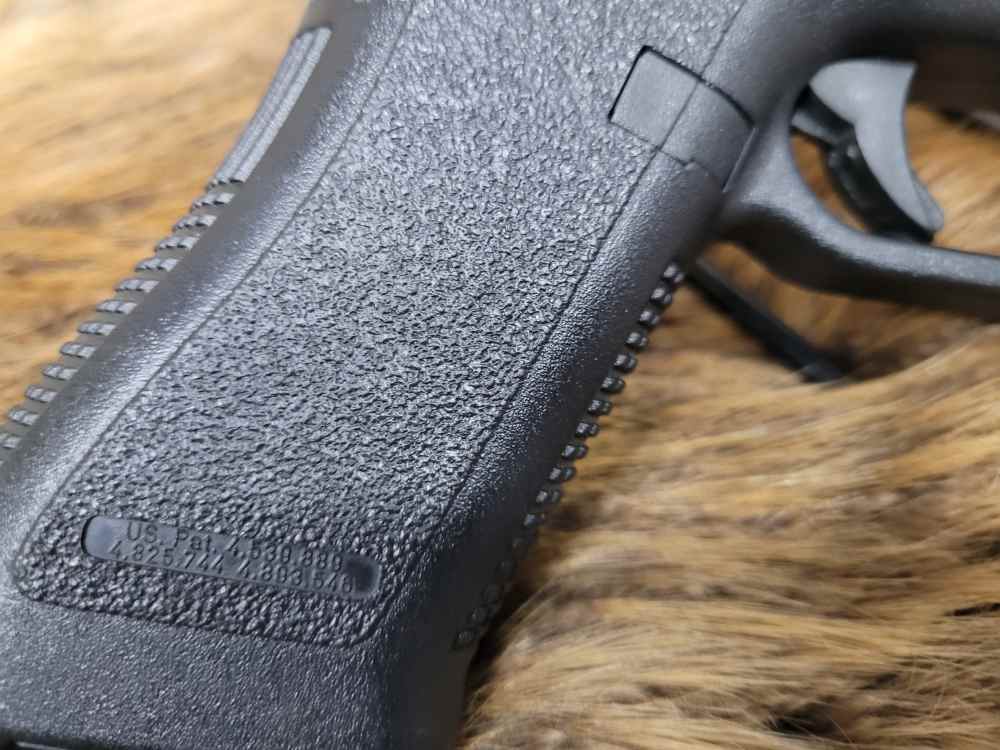 Used Glock 17 Gen 2 9mm Very Good Condition-img-28