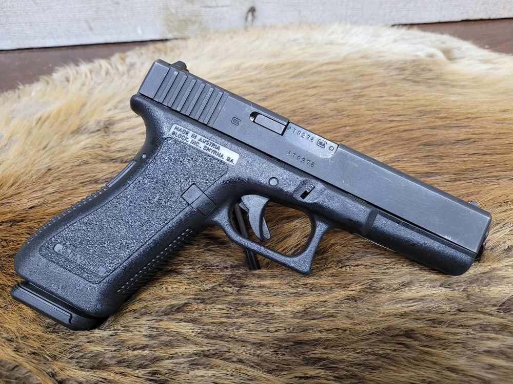 Used Glock 17 Gen 2 9mm Very Good Condition-img-0