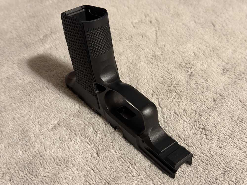 Mint condition P365 LUXE Grip Module. Factory Black LUXE Cerakote-img-6