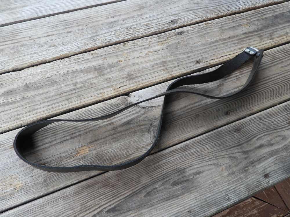 Original WW2 Finnish Mosin Nagant Green Leather Rounded Buckle Sling -img-3
