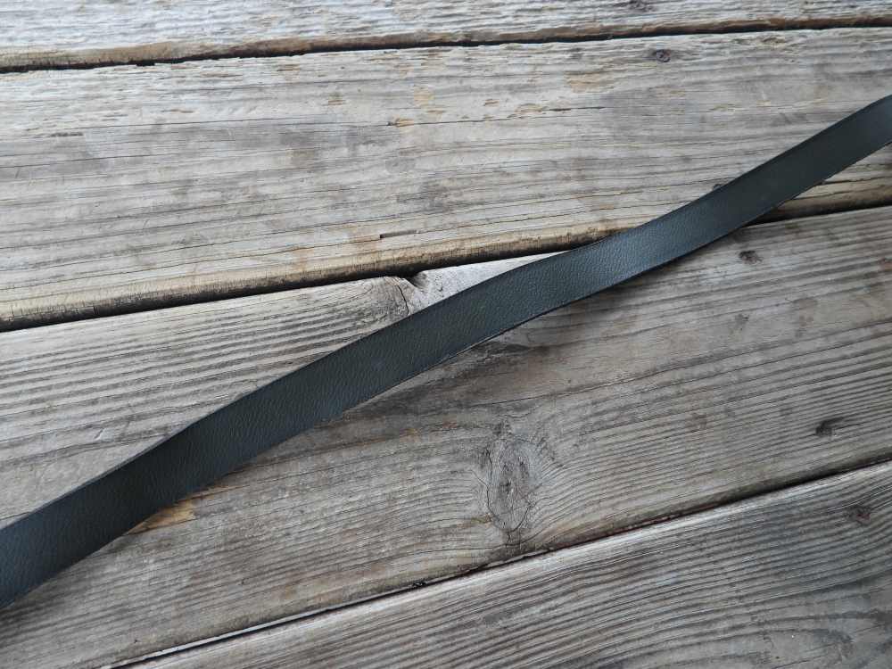 Original WW2 Finnish Mosin Nagant Green Leather Rounded Buckle Sling -img-4