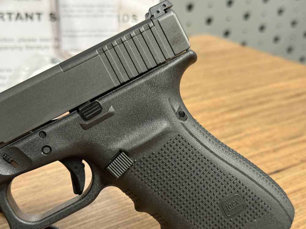 Glock 40 MOS 10mm 15rd VERY CLEAN Like-New No Reserve PENNY AUCTION-img-9