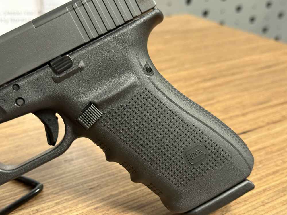 Glock 40 MOS 10mm 15rd VERY CLEAN Like-New No Reserve PENNY AUCTION-img-10