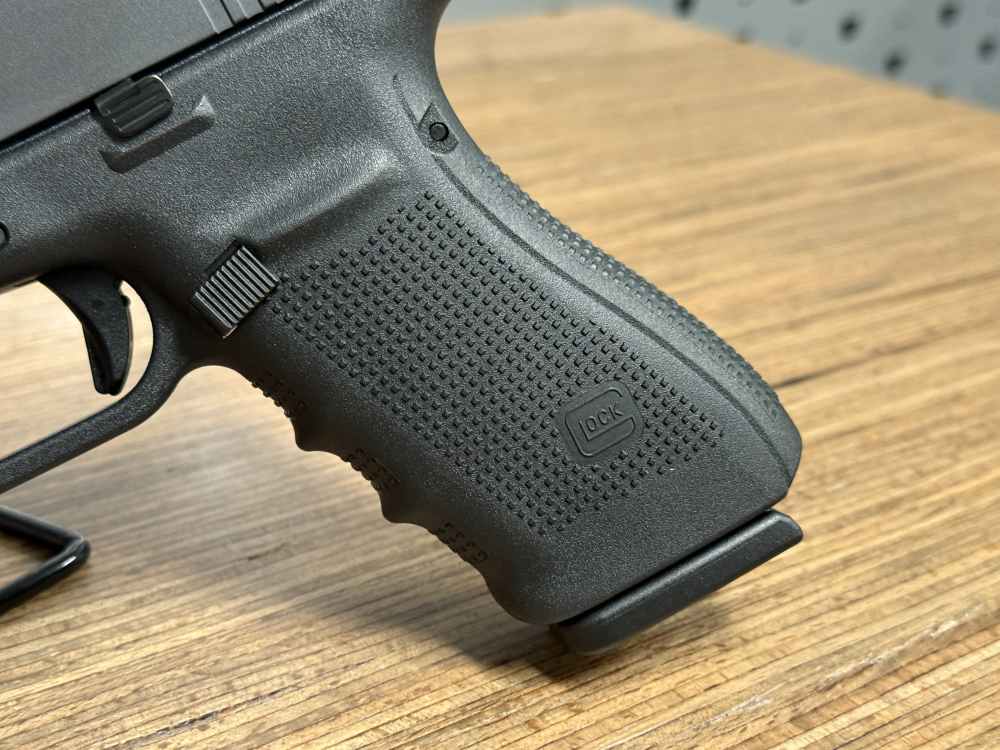 Glock 40 MOS 10mm 15rd VERY CLEAN Like-New No Reserve PENNY AUCTION-img-11