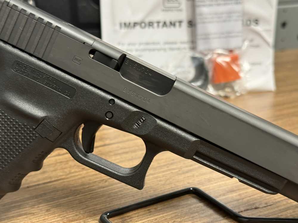 Glock 40 MOS 10mm 15rd VERY CLEAN Like-New No Reserve PENNY AUCTION-img-27