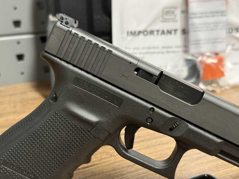 Glock 40 MOS 10mm 15rd VERY CLEAN Like-New No Reserve PENNY AUCTION-img-25