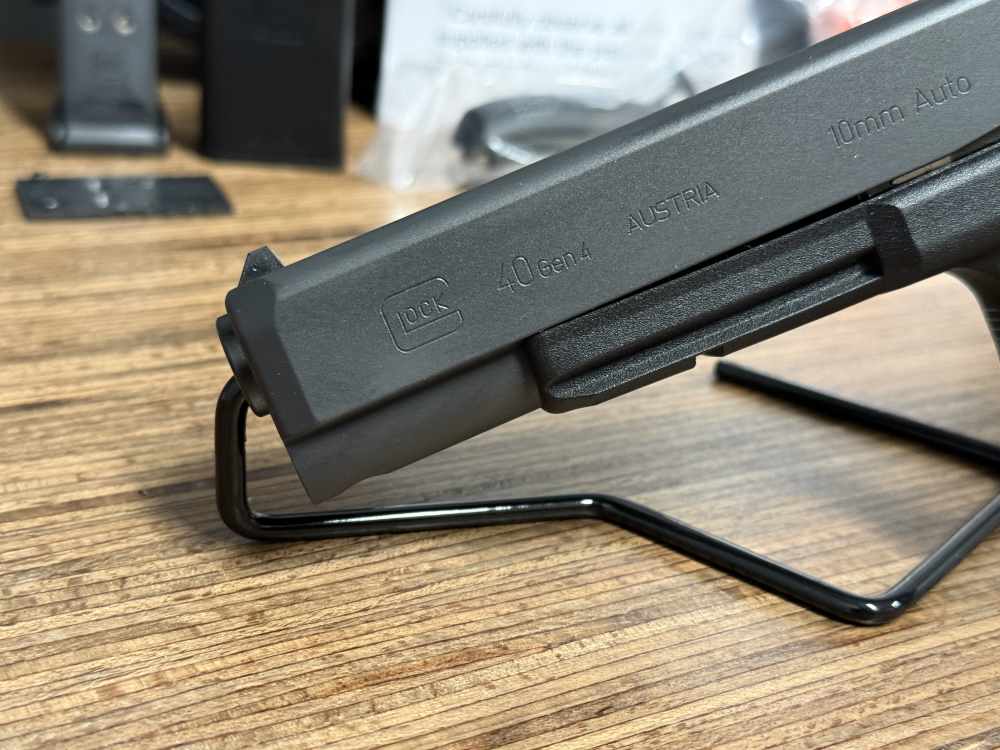 Glock 40 MOS 10mm 15rd VERY CLEAN Like-New No Reserve PENNY AUCTION-img-1