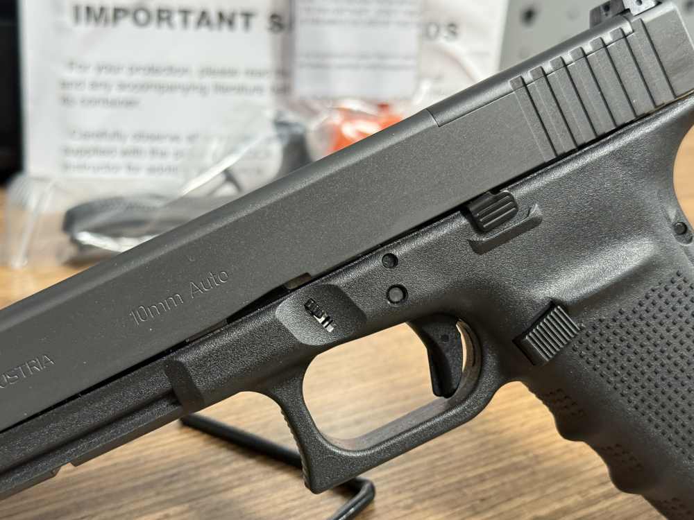 Glock 40 MOS 10mm 15rd VERY CLEAN Like-New No Reserve PENNY AUCTION-img-5