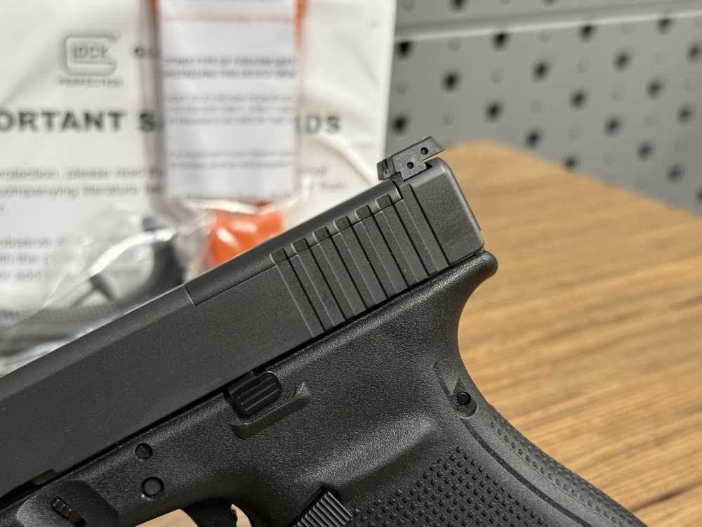 Glock 40 MOS 10mm 15rd VERY CLEAN Like-New No Reserve PENNY AUCTION-img-8