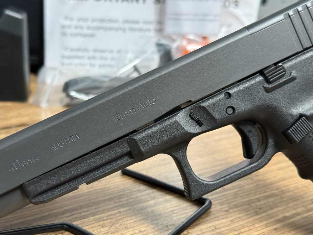 Glock 40 MOS 10mm 15rd VERY CLEAN Like-New No Reserve PENNY AUCTION-img-4