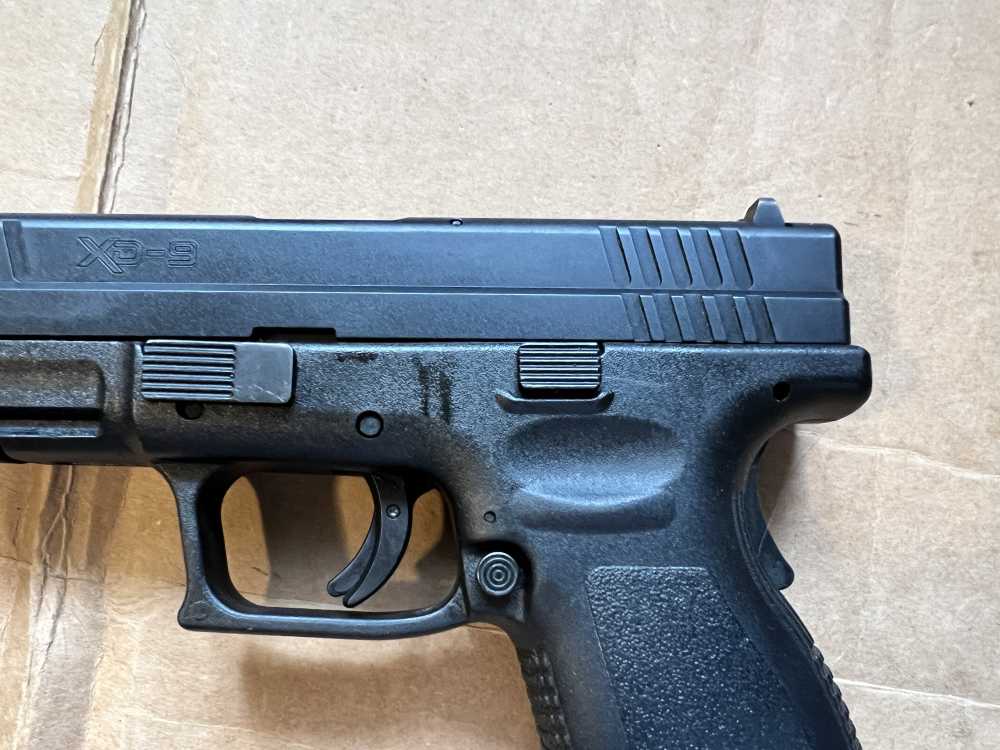 Springfield Armory XD XD9 9mm, 2- 16rd mags, case, $1 starting bid-img-8