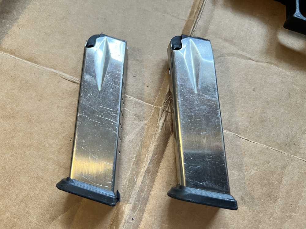 Springfield Armory XD XD9 9mm, 2- 16rd mags, case, $1 starting bid-img-31