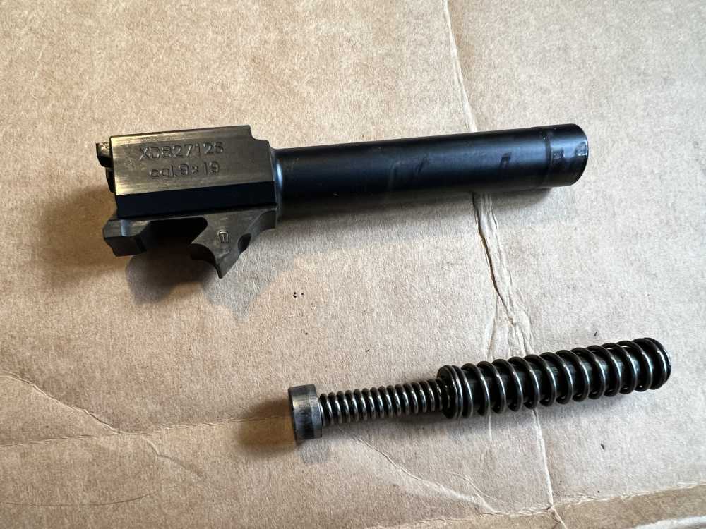Springfield Armory XD XD9 9mm, 2- 16rd mags, case, $1 starting bid-img-26
