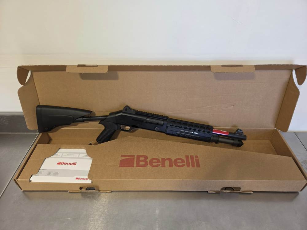 Benelli M4 Entry Semi-Auto 12-Gauge Short Barrel Shotgun w/ Telescope Stock-img-1