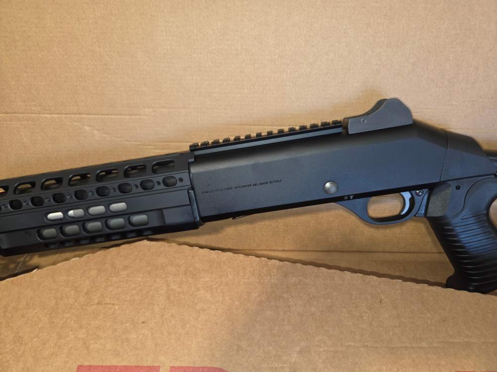 Benelli M4 Entry Semi-Auto 12-Gauge Short Barrel Shotgun w/ Telescope Stock-img-7