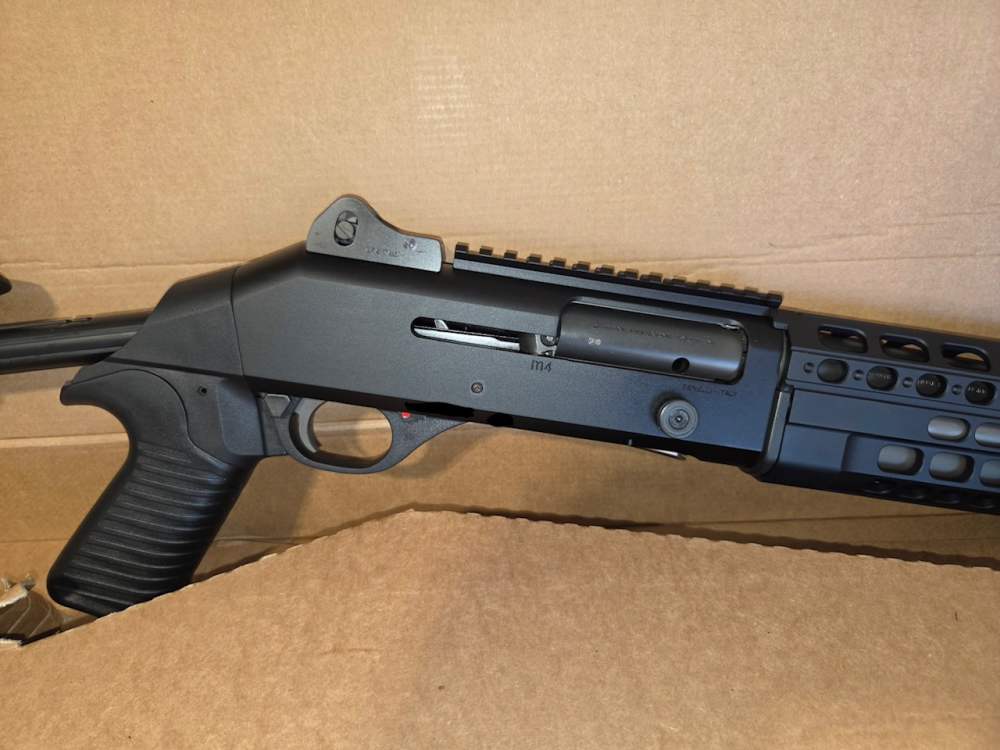 Benelli M4 Entry Semi-Auto 12-Gauge Short Barrel Shotgun w/ Telescope Stock-img-3