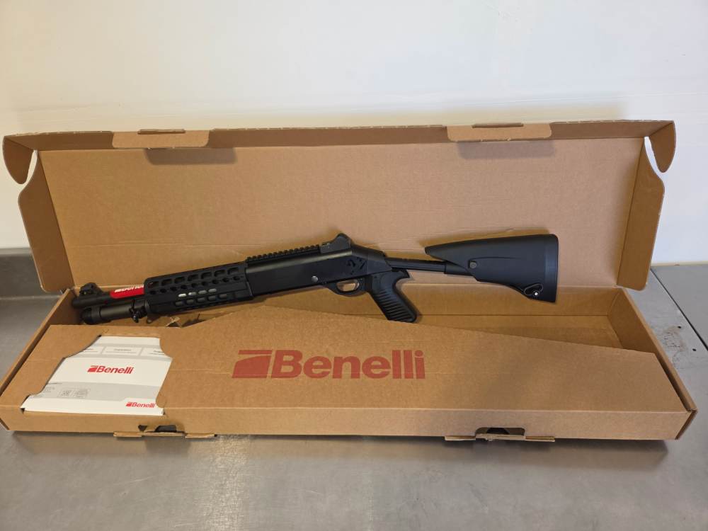 Benelli M4 Entry Semi-Auto 12-Gauge Short Barrel Shotgun w/ Telescope Stock-img-5