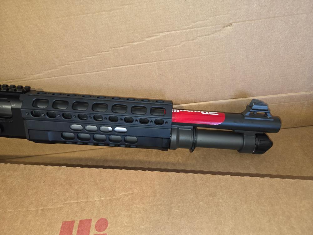 Benelli M4 Entry Semi-Auto 12-Gauge Short Barrel Shotgun w/ Telescope Stock-img-4