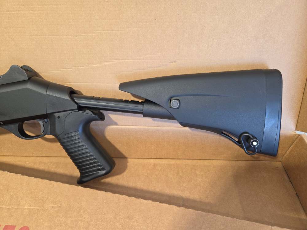 Benelli M4 Entry Semi-Auto 12-Gauge Short Barrel Shotgun w/ Telescope Stock-img-8