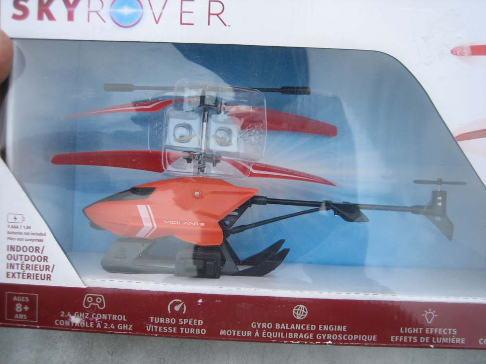 SKY ROVER DRONE NEW IN BOX-img-2
