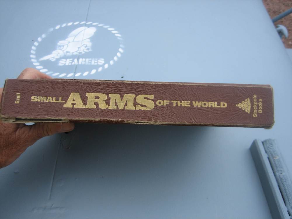 SMALL ARMS OF THE WORLD BOOK HARD BACK-img-1