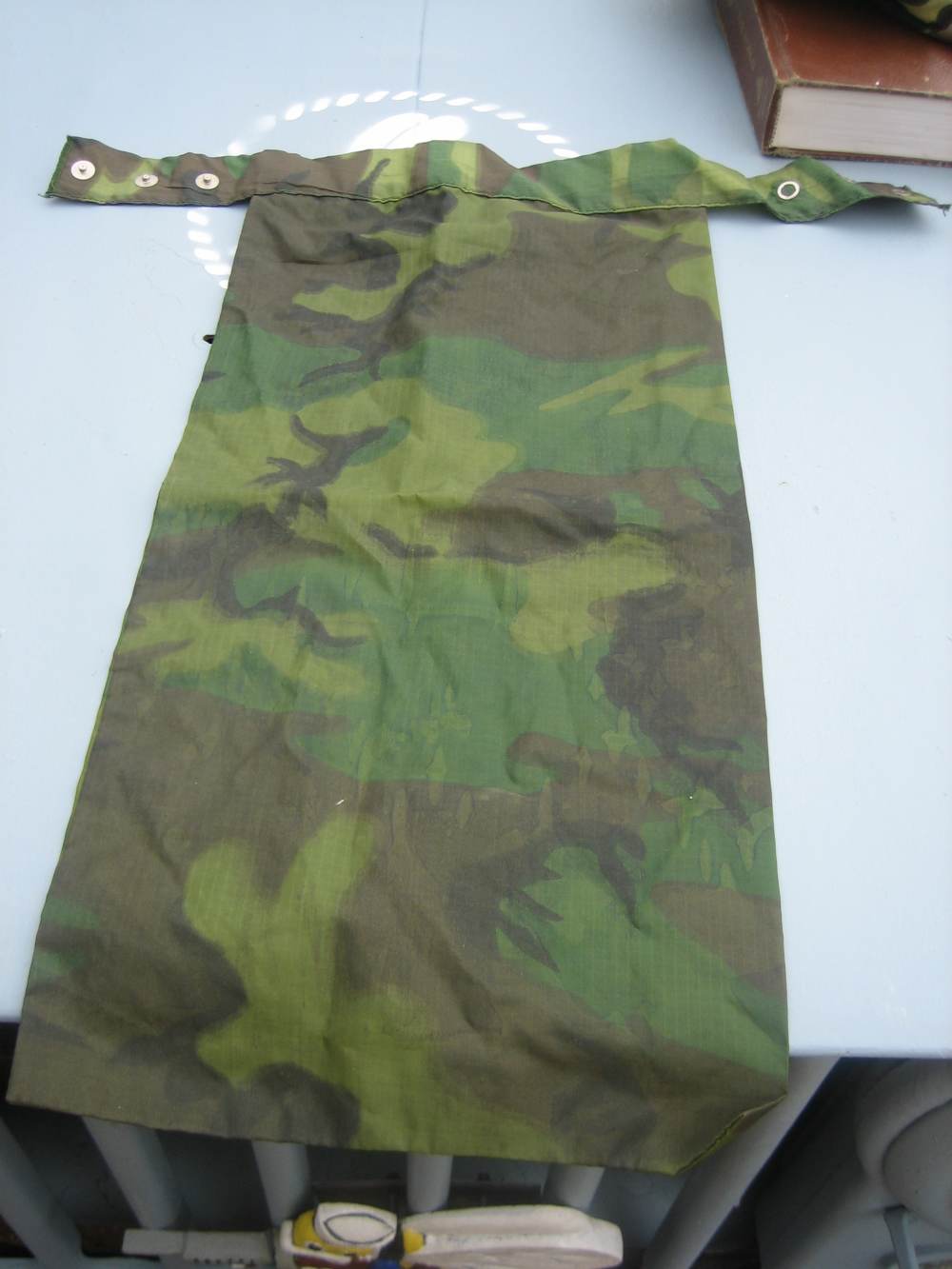 U.S. SPECIAL FORCES ASCOTS CAMO W.W. 2 AND VIETNAM ERA-img-1