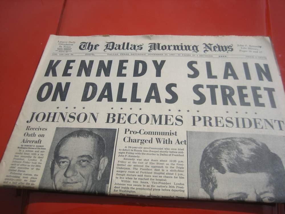 THE DALLAS MORNING NEWS PAPER ORG. KENNEDY SLAIN ON DALLAS STREET 1963.-img-0