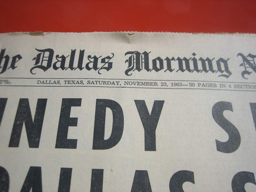 THE DALLAS MORNING NEWS PAPER ORG. KENNEDY SLAIN ON DALLAS STREET 1963.-img-2