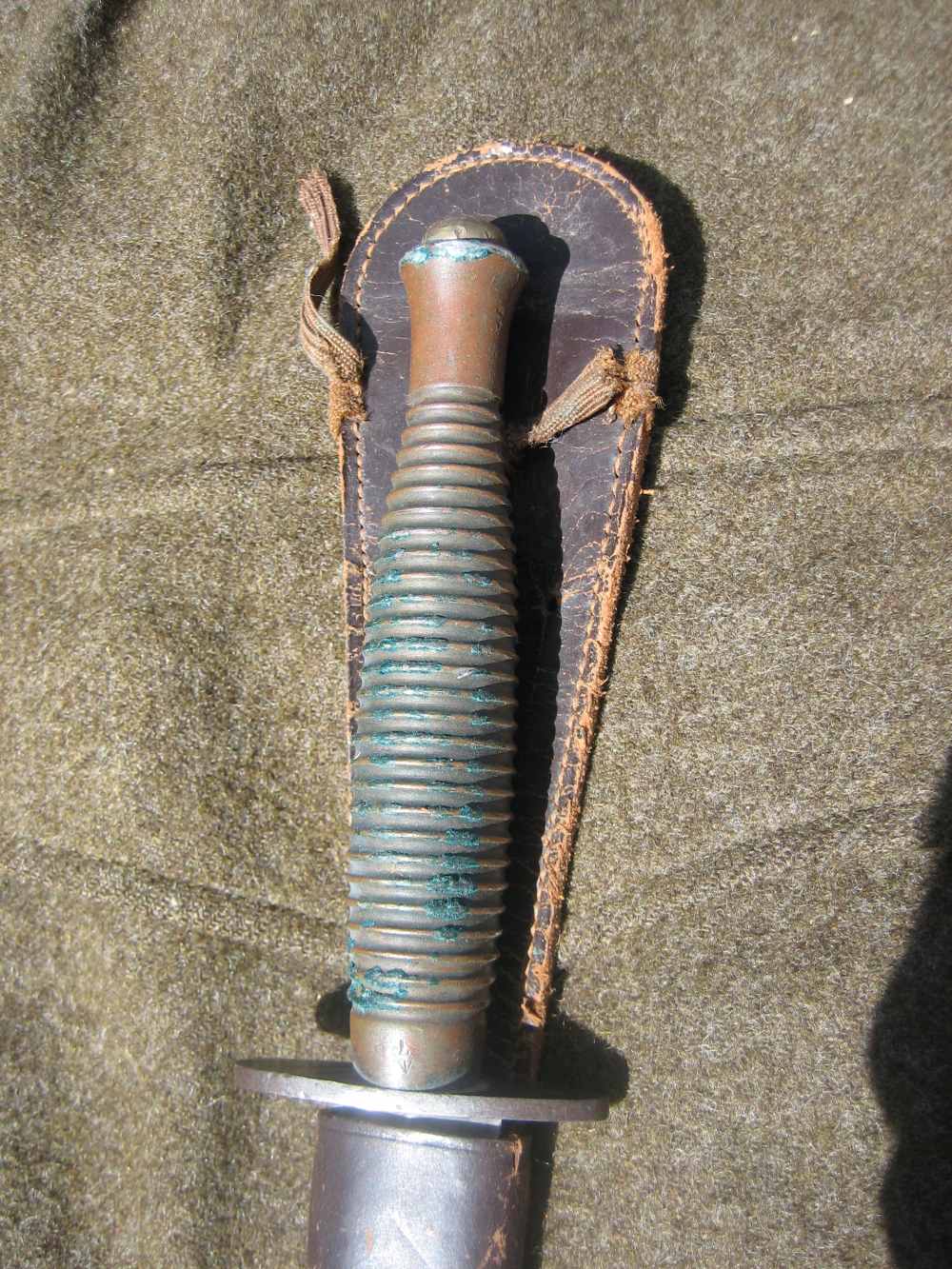 W.W. 2 BRITTISH FAIRBAIRN COMMANDO DAGGER THIRD PATTERN.-img-9