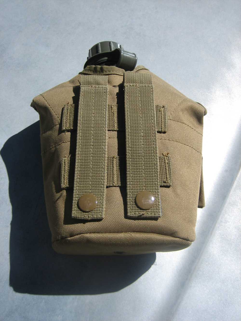 U.S. MILITARY CANTEEN WITH A CARRIER FITS ON GEAR VEST LOOKS VERY NICE!-img-2