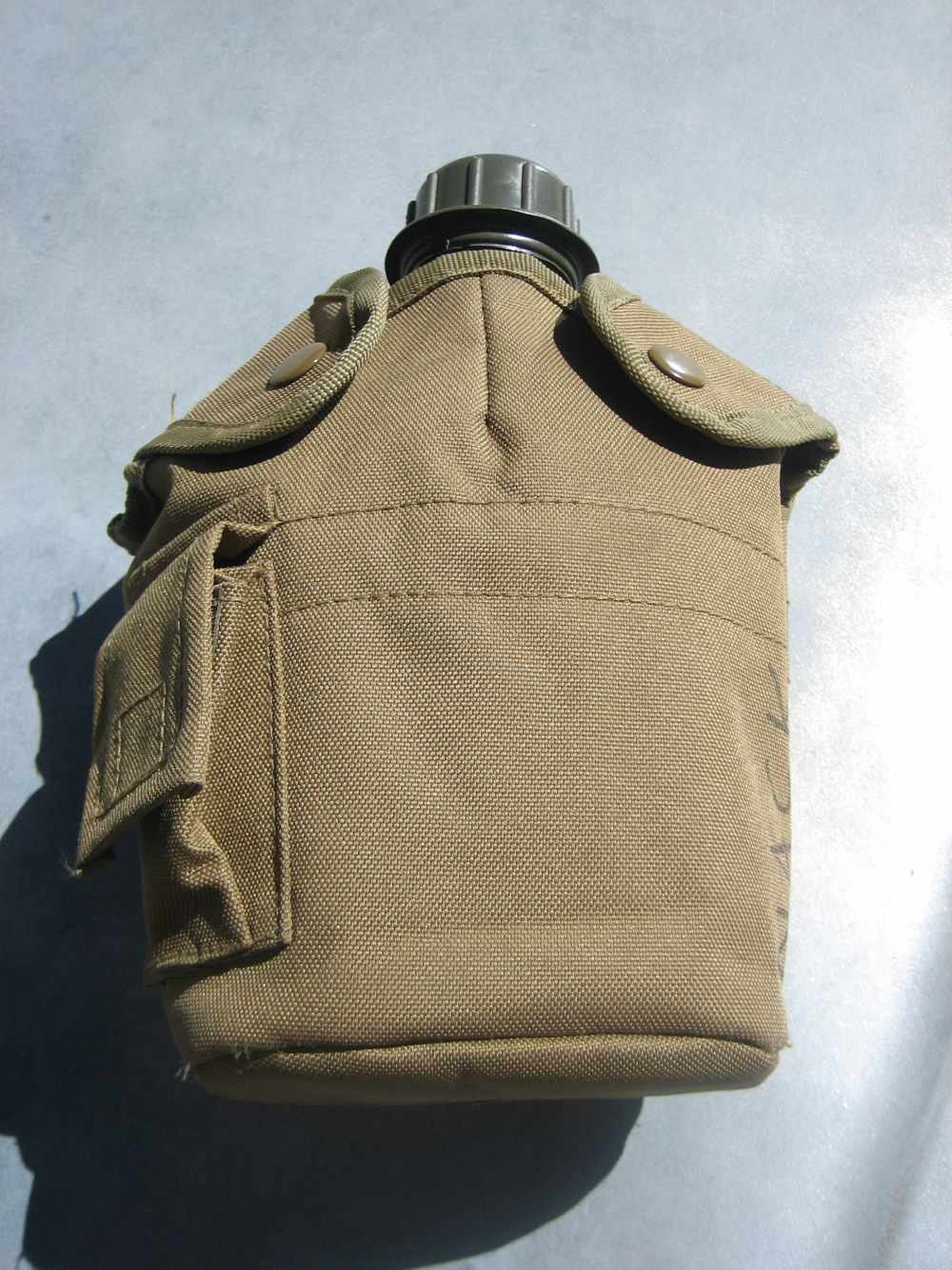 U.S. MILITARY CANTEEN WITH A CARRIER FITS ON GEAR VEST LOOKS VERY NICE!-img-1