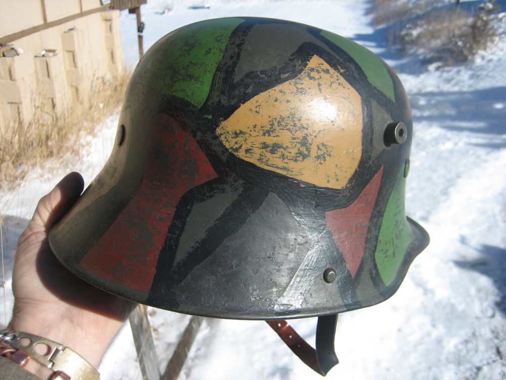 W.W. 1 ORIGINAL 1916 GERMAN CAMO HELMET SHEILD PAINTED ON SIDE LINER STRAP.-img-4