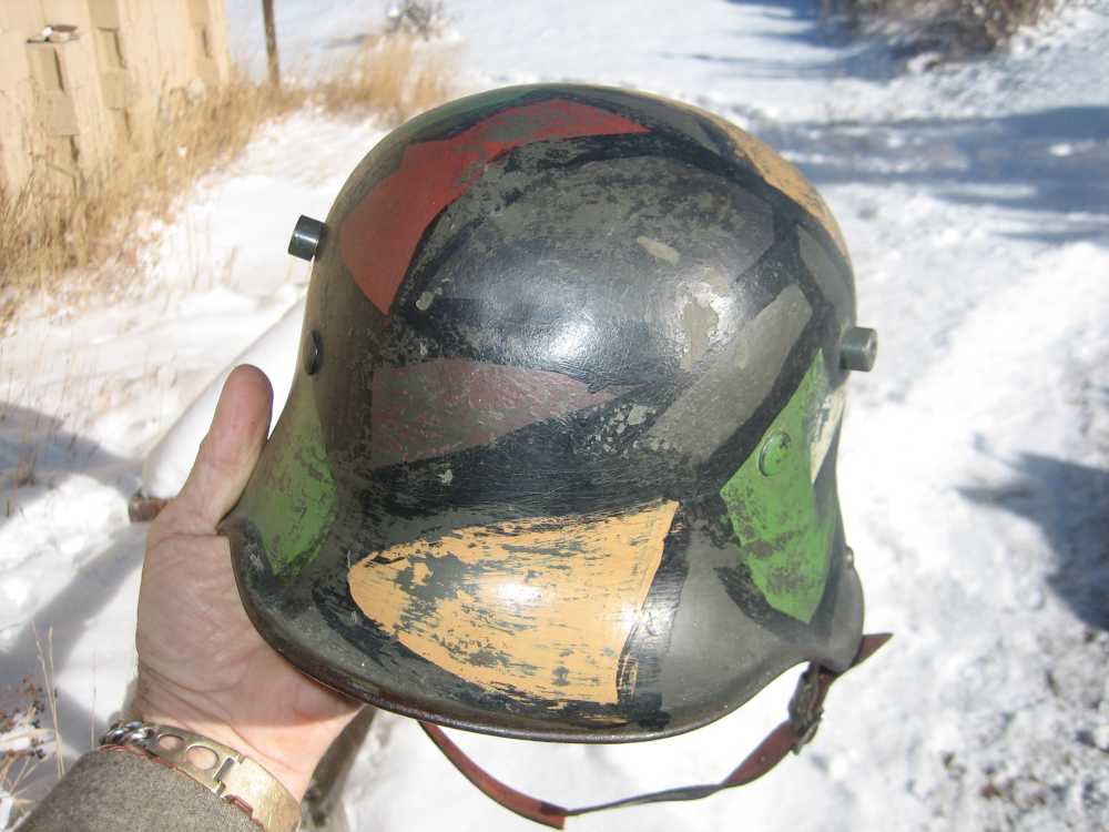 W.W. 1 ORIGINAL 1916 GERMAN CAMO HELMET SHEILD PAINTED ON SIDE LINER STRAP.-img-3