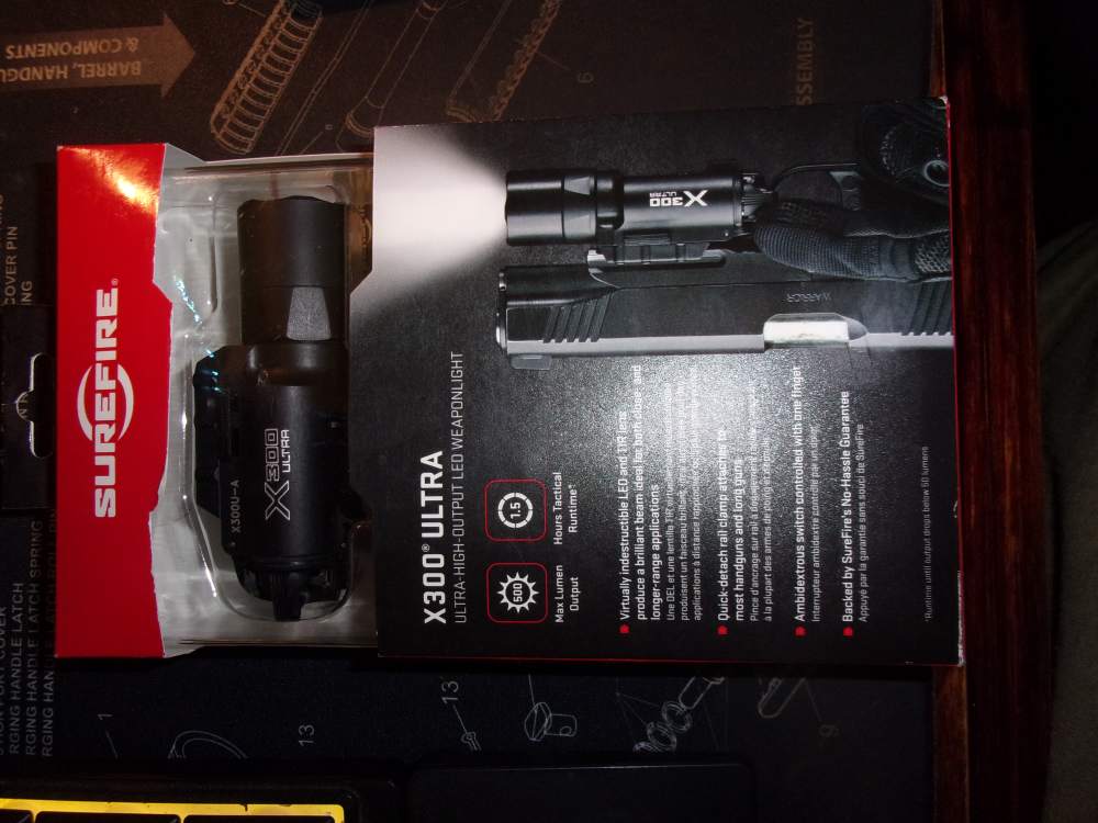NEW Surefire X300 Ultra Light X300U-A Weaponlight-img-0