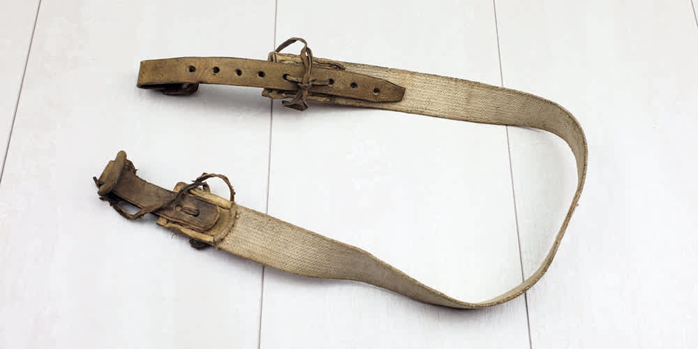 Original Soviet WWII ersatz cloth sling with pig leather tabs/keepers-img-3