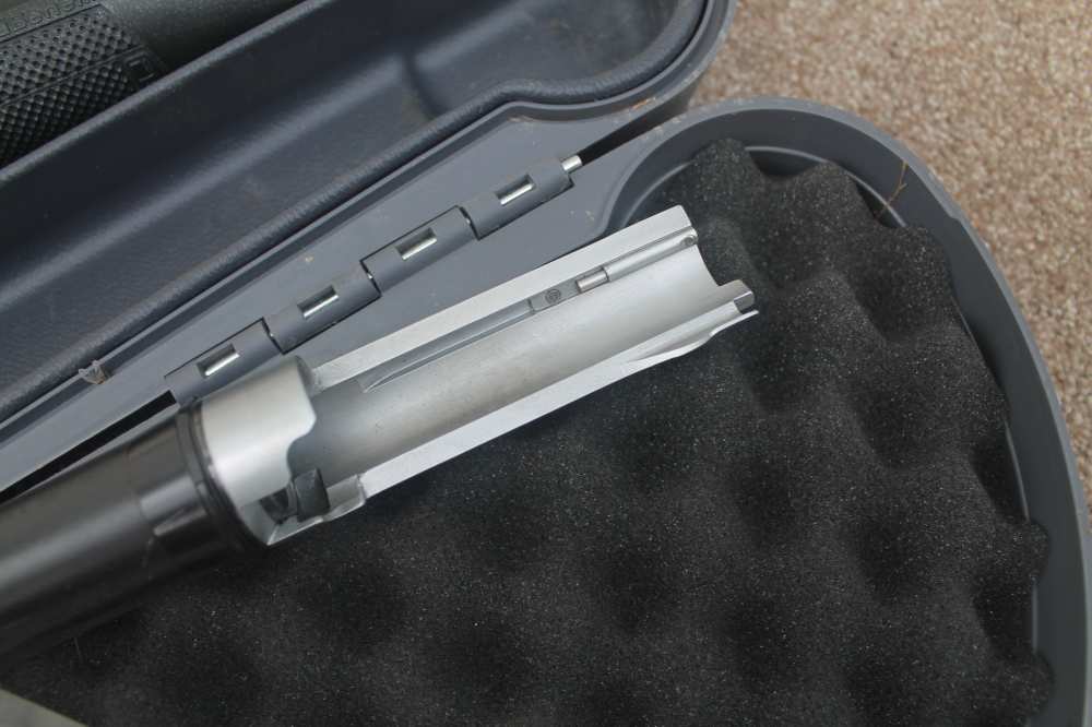 Benelli Cordoba 12 Ga 30” Ported Barrel  3” Chamber  in hard case Excellent-img-11