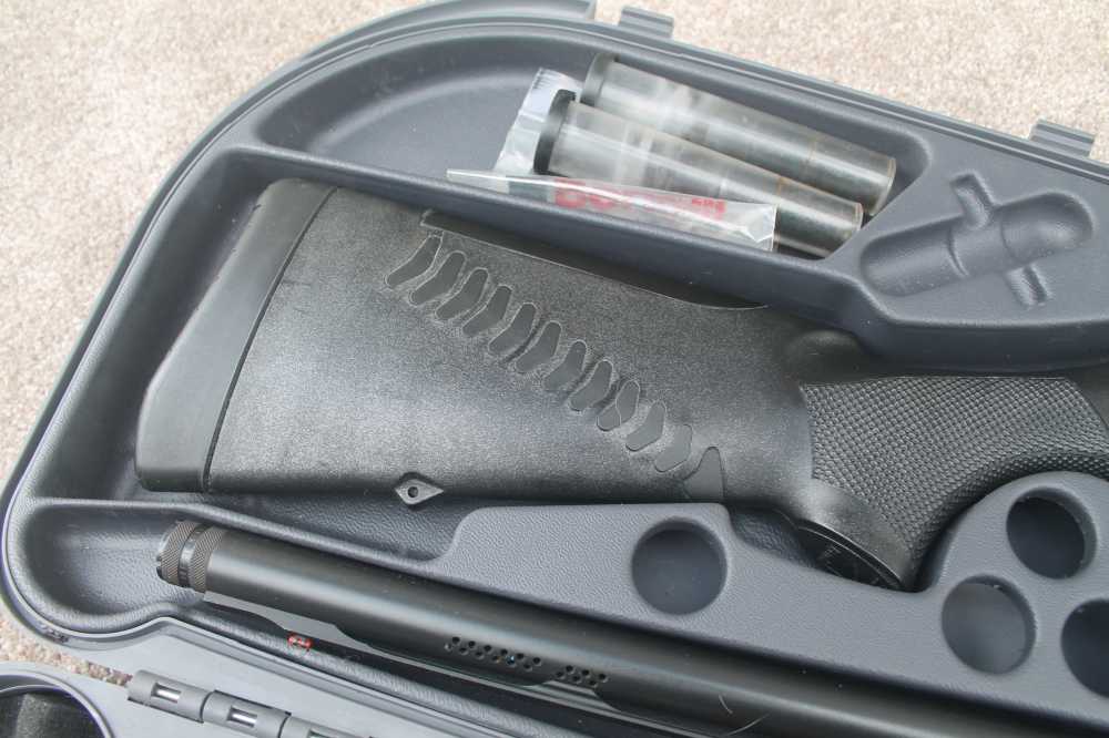 Benelli Cordoba 12 Ga 30” Ported Barrel  3” Chamber  in hard case Excellent-img-2