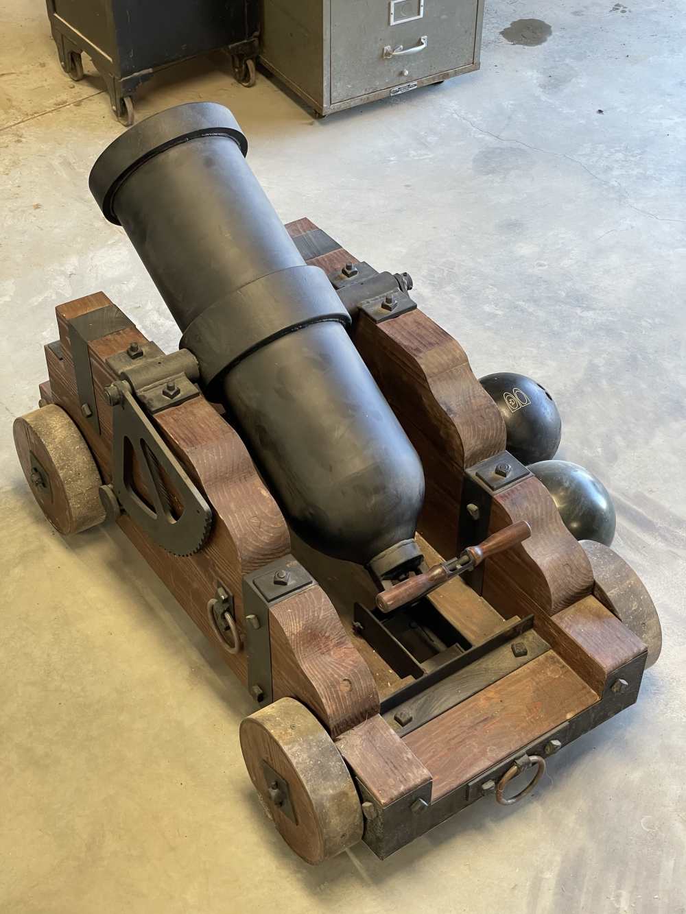 Custom black powder muzzle loading bowling ball cannon! - 1 mile range!-img-1