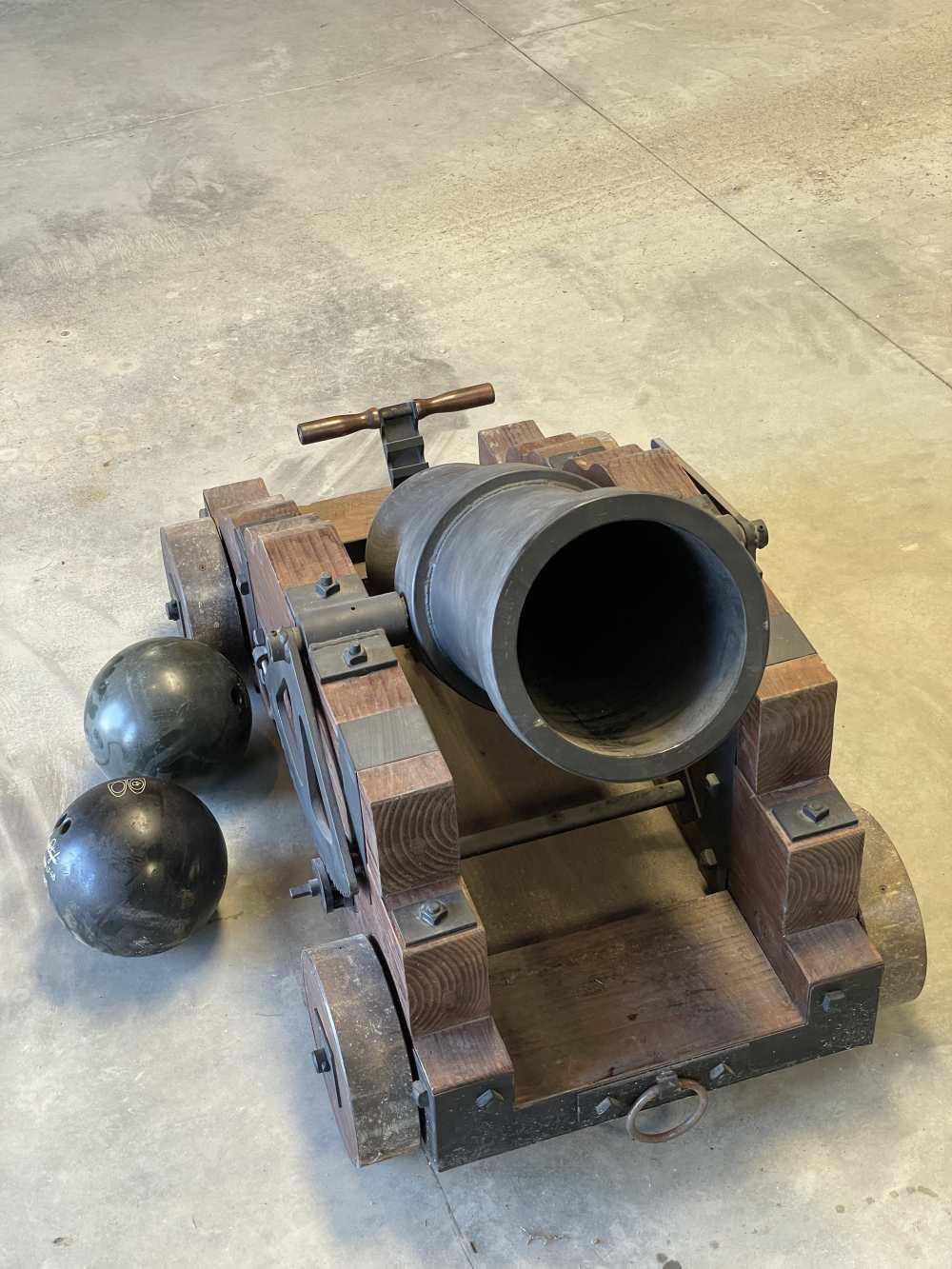 Custom black powder muzzle loading bowling ball cannon! - 1 mile range!-img-2