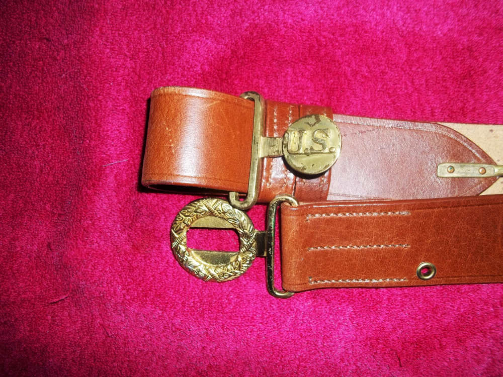 US Military Leather Replica Colt 1911 Holster, Belt & Magazine Holders-img-1