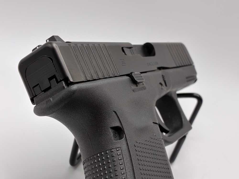 Glock 19 Gen5 9mm pistol with 3 magazines-img-5