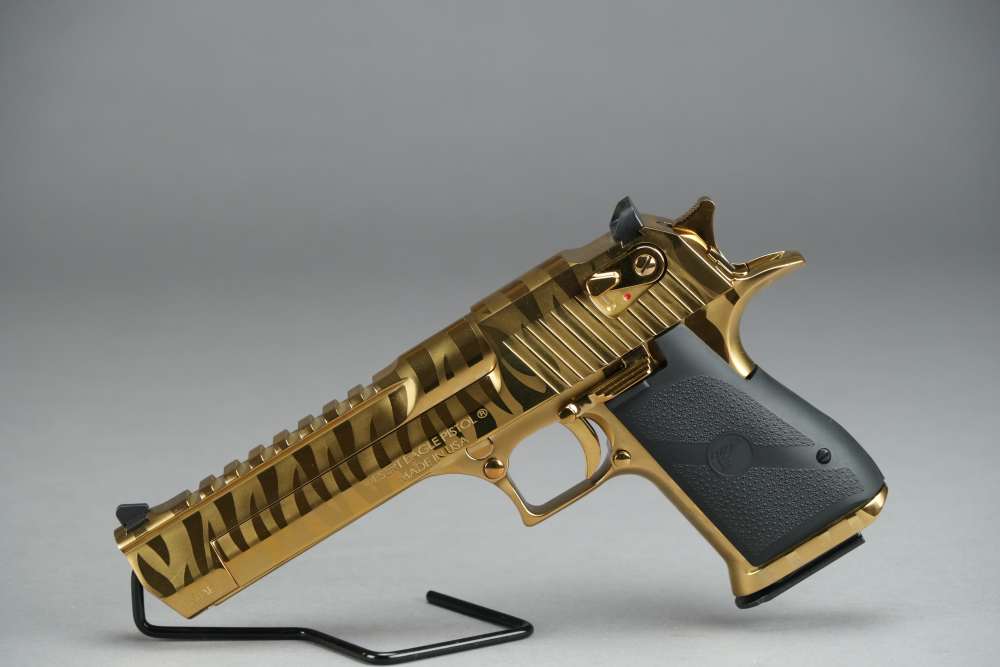 MAGNUM RESEARCH DESERT EAGLE 50AE TITANIUM GOLD TIGER STRIPES*FACTORY BLEM*-img-1