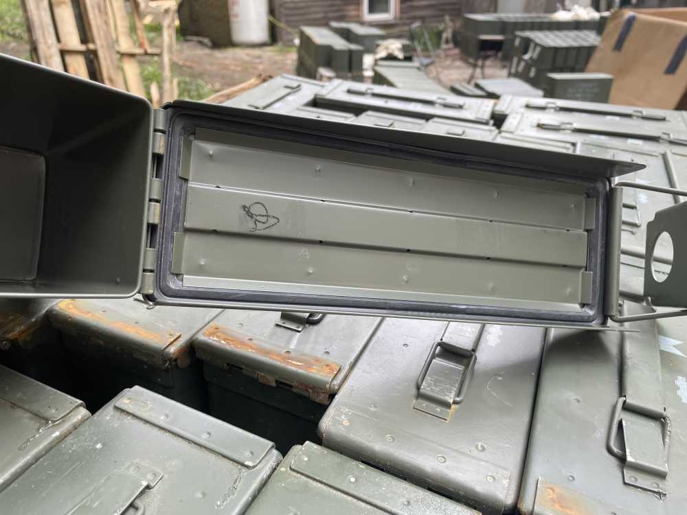 210 ammo cans 30 caliber m19a2 clean -img-4