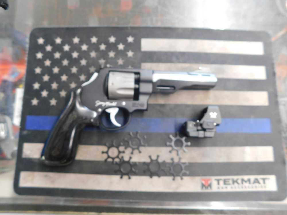 Smith and Wesson 327 Performance Center WR JERRY MICULEK 9mm-img-1