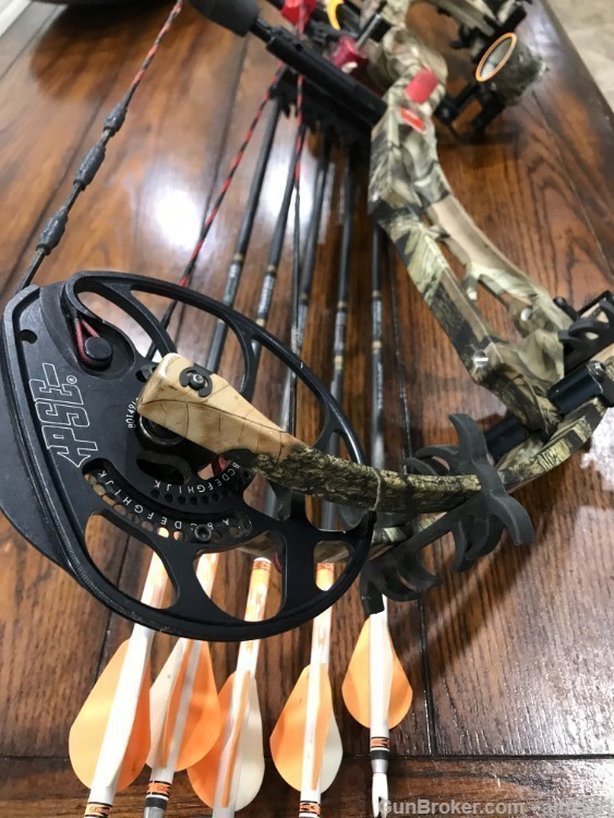 PSE CARBON AIR  bow LEFT HANDED (MAKE ME A REASONABLE OFFER)-img-2